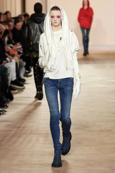 Look 23